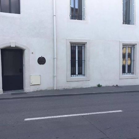 Appartement La Pomme D'Or L'Isle-sur-la-Sorgue Exterior photo
